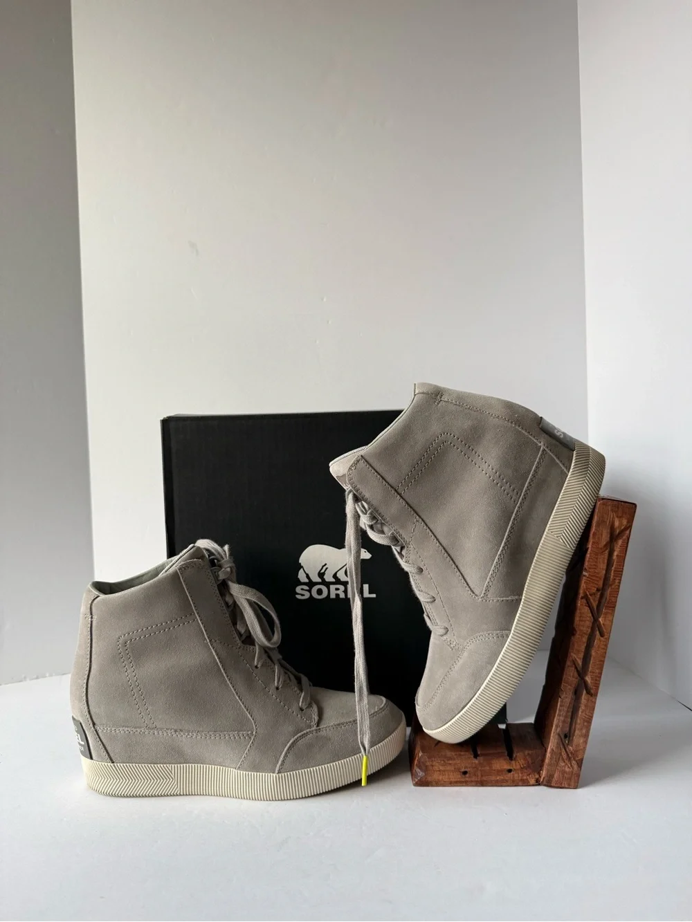 SOREL WOMEN'S OUT 'N ABOUT WEDGE BOOTS - SIZE: WOMEN SIZE 9 DOVE QUARRY New